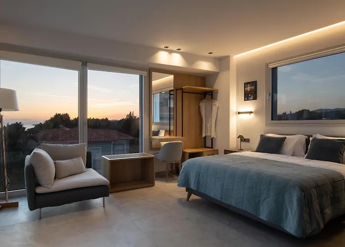 Nikiti Botanic Pool Suites